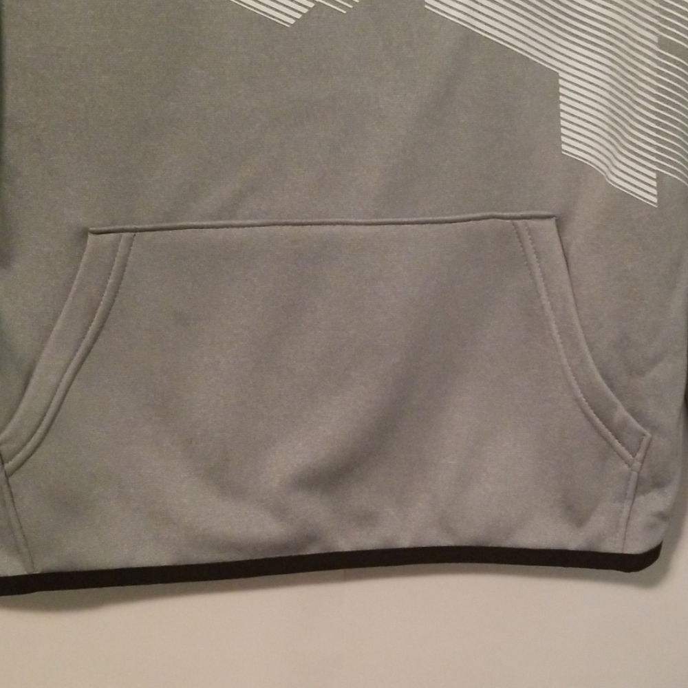 Under Armour Boy's Hoodie w/Pooch Pocket Sz. M - Picture 3 of 6